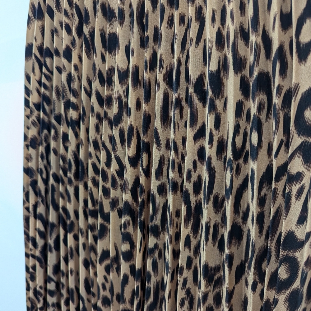 Leopard Print Pleated Midi Skirt Small - Picture 2 of 3